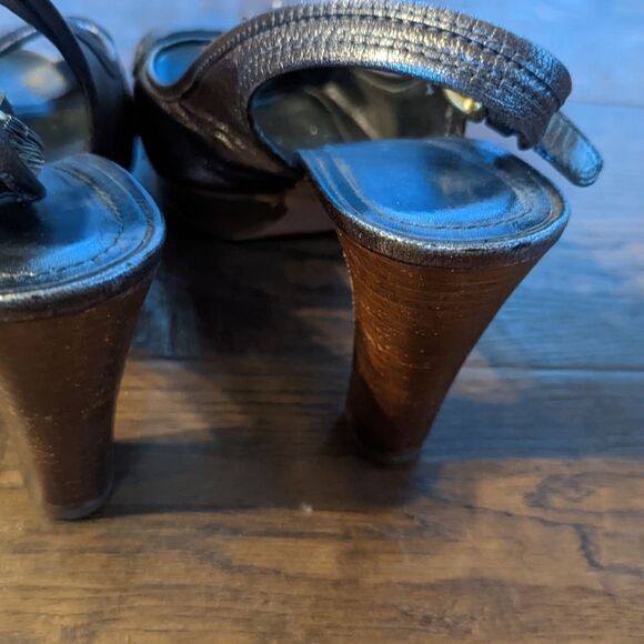 Coach platform Open Toe Clasp Strap Heel 6.5B - Metallic Silver - Picture 4 of 5